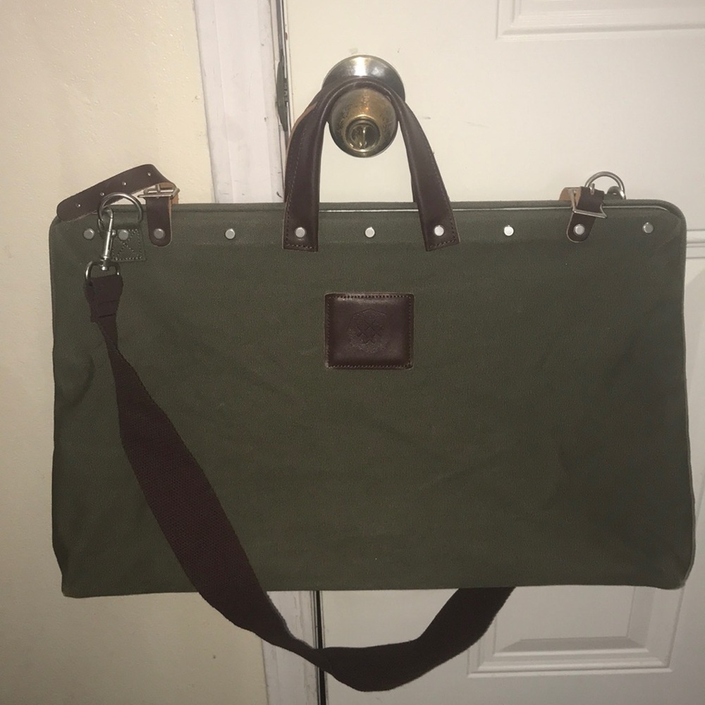 Verá Wang vintage style duffel bag